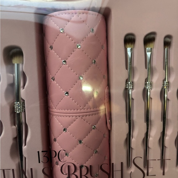 ONLY 1 GLITZ & GLAM set “GLAM LUXE” 12 Make Up Brush Essential Collection - Picture 3 of 5